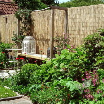 Natuurlijke tuinafscheiding rietmatten 2 meter hoog