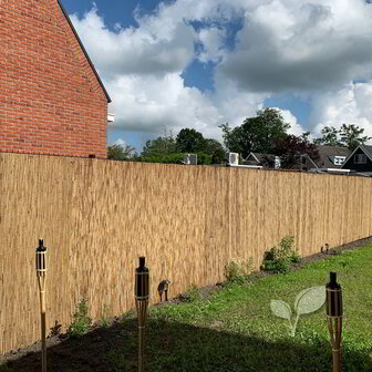 Natuurlijke tuinafscheiding rietmatten 2 meter hoog