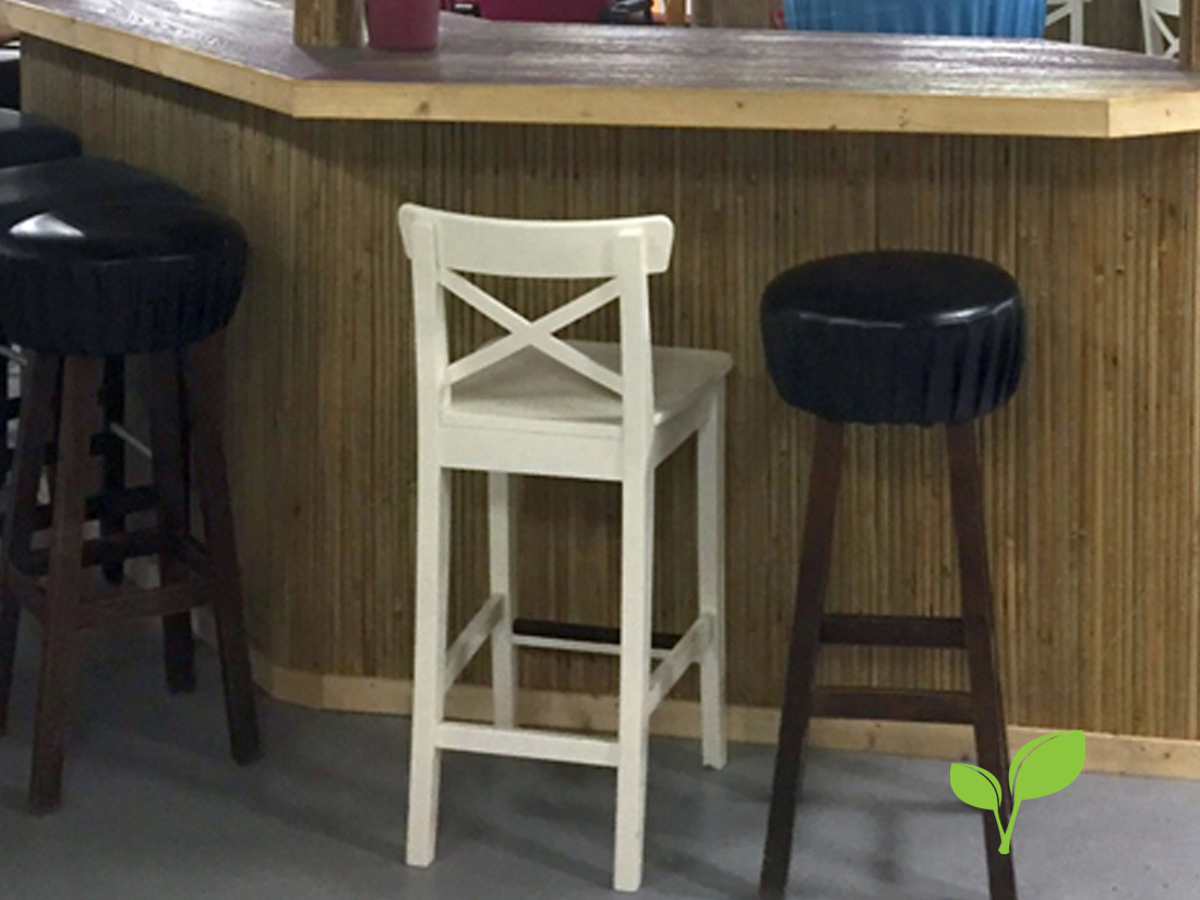 Gespleten bamboemat bekleding bar